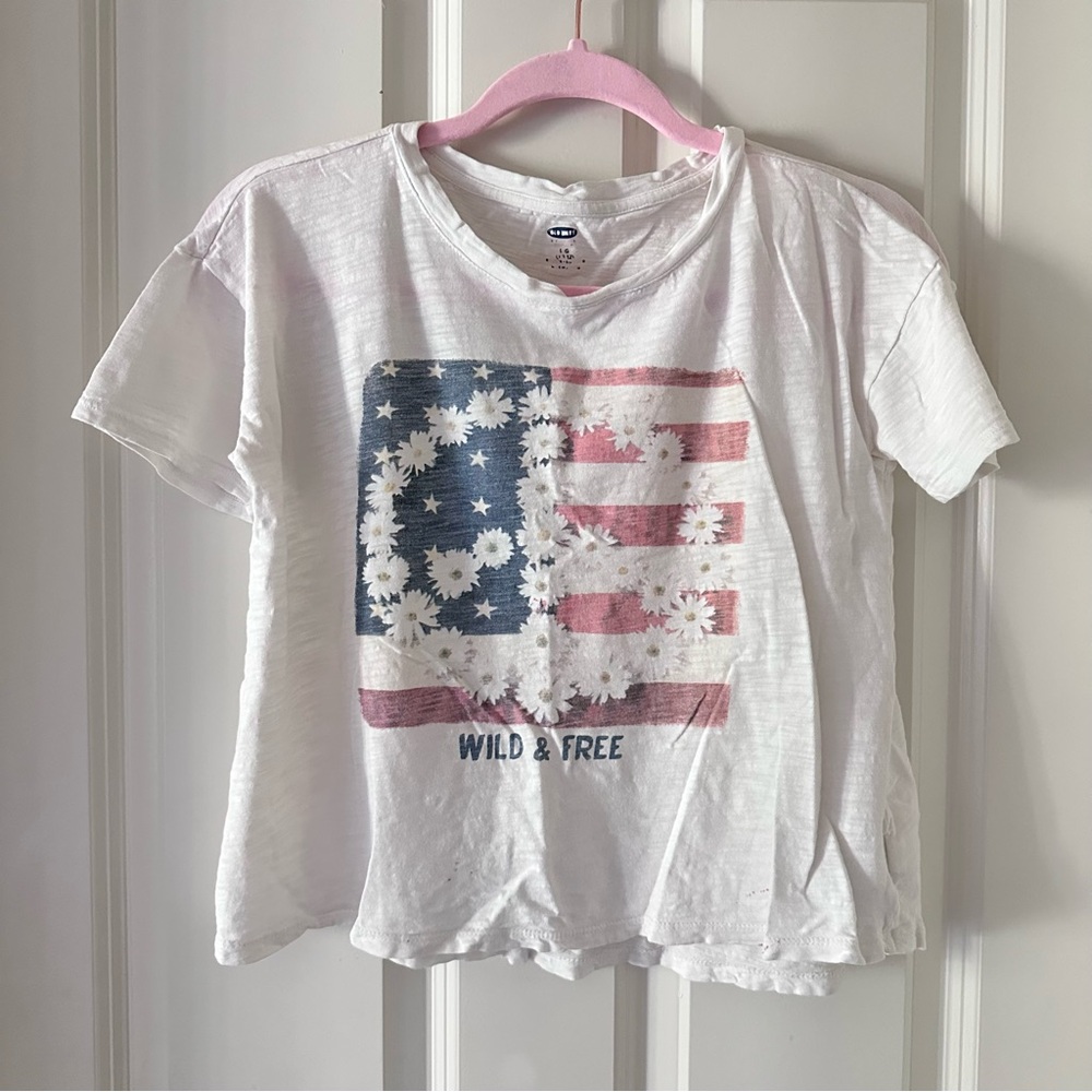 Old Navy Wild and Free White American Loose Fit Tee with Patriotic Daisy Print